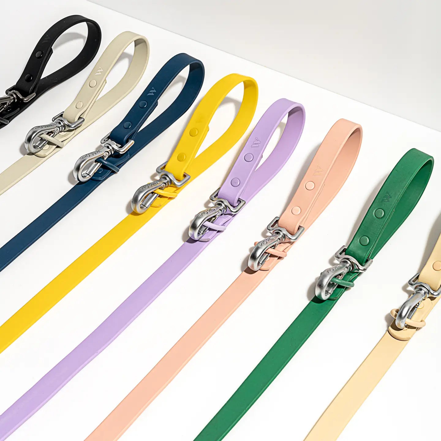 Wild One Adjustable Waterproof Dog Leash in Lilac